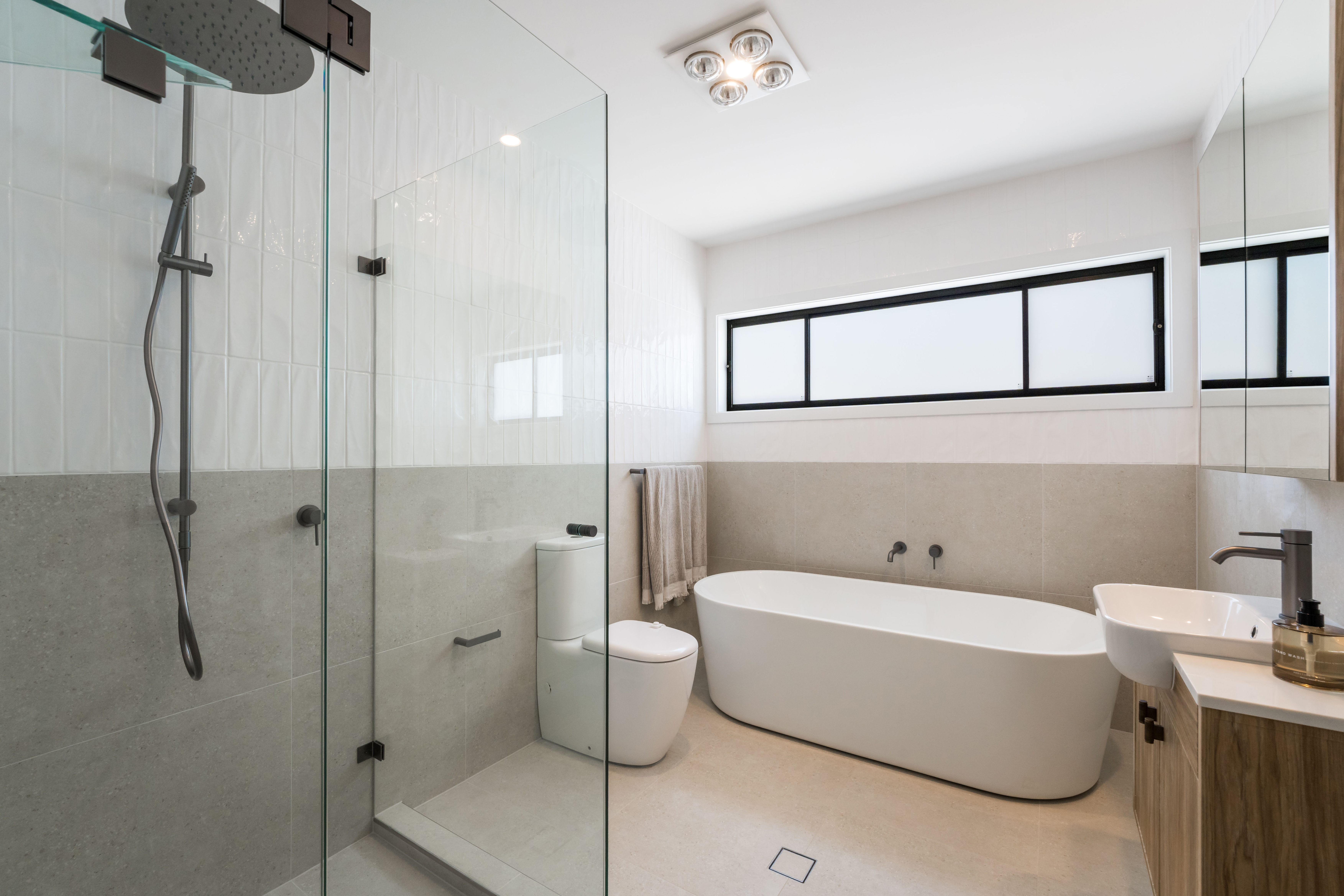 media old-style-bathroom