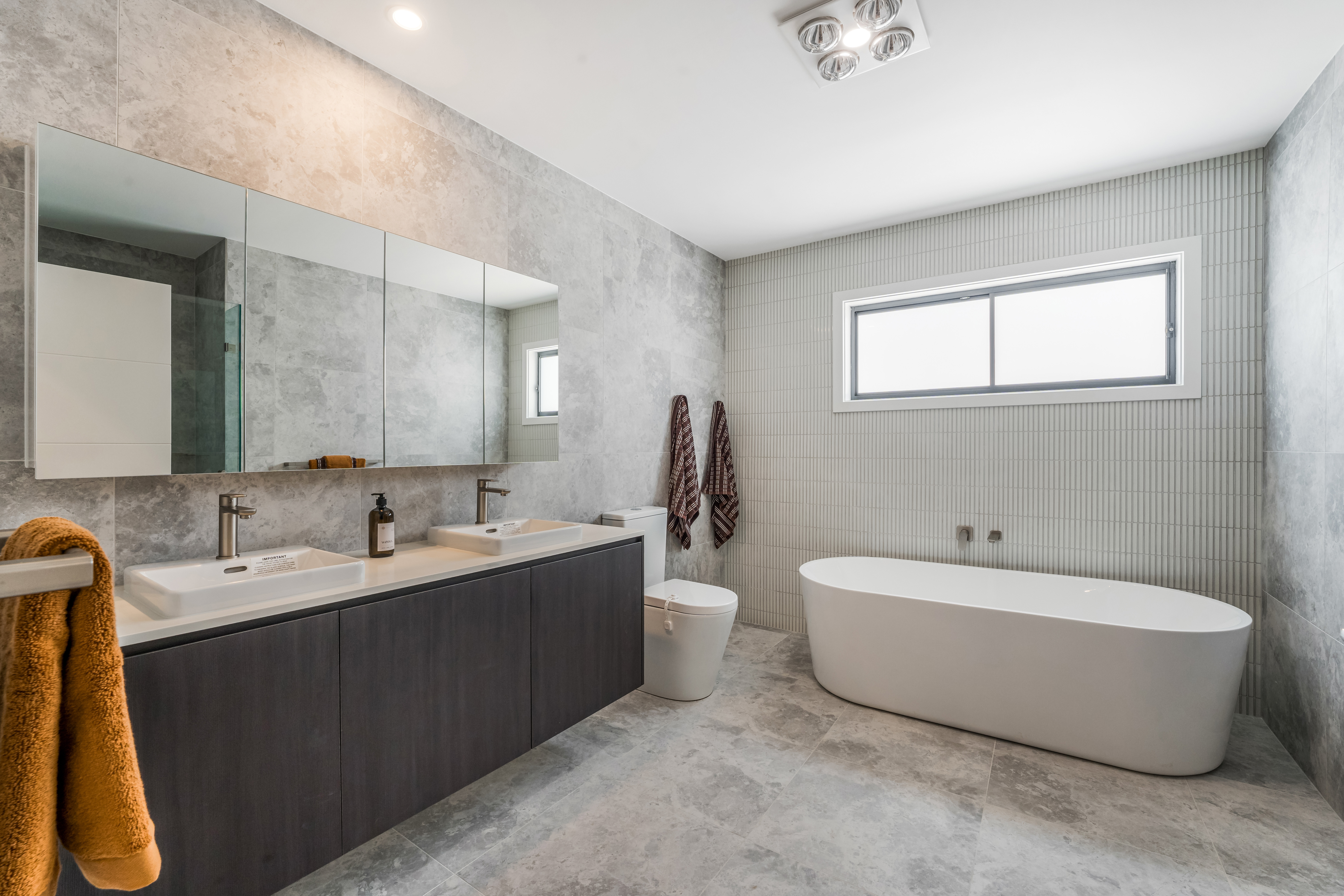 media spa-like-bathroom
